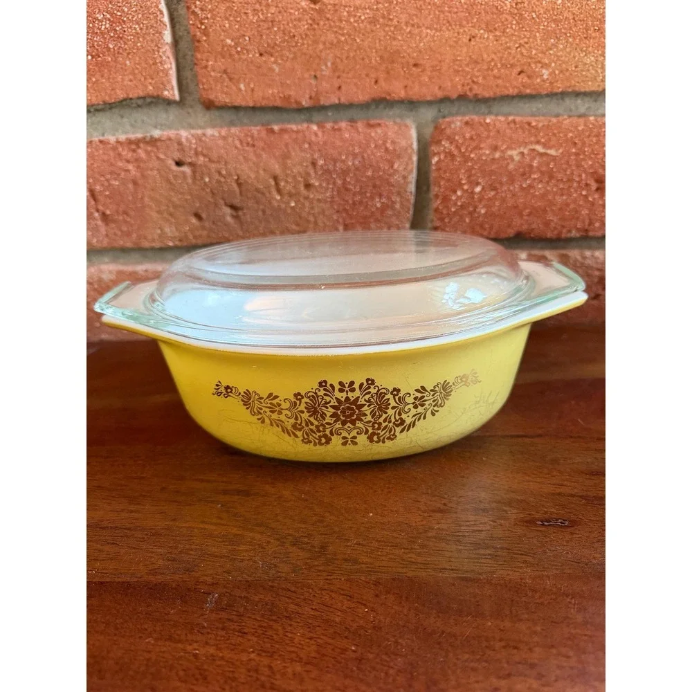 Vintage Pyrex Golden Garland 043 1.5 Qt Oval Casserole with Glass Lid